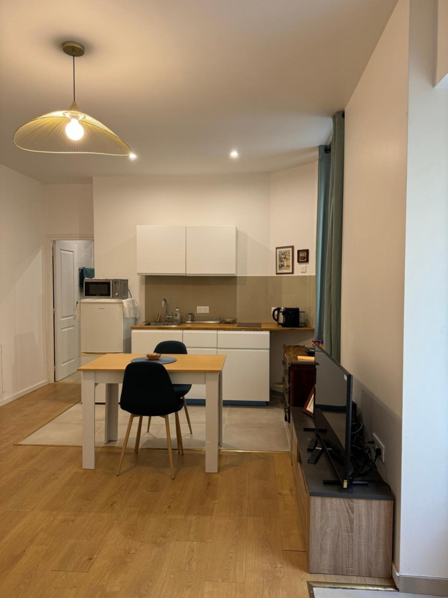 Appartement Meuble Tout Confort Chalon-sur-Saone Bagian luar foto